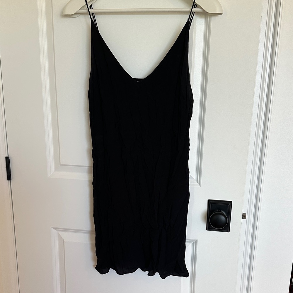 Wilfred Aritzia L Black V-Neck dress